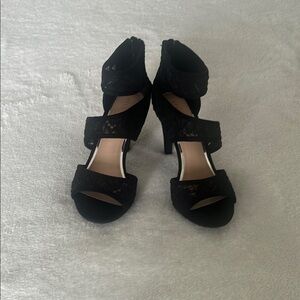 Elegant Black Lace Women's Heels